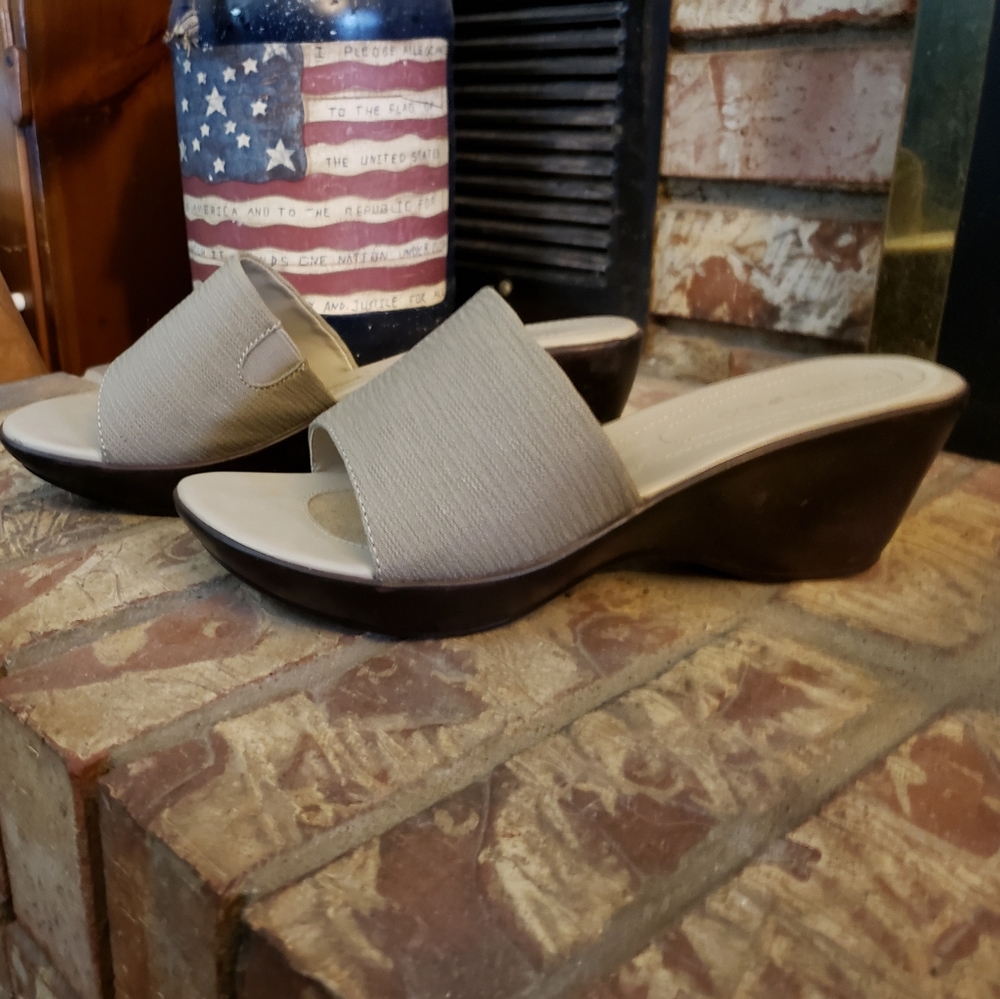 Sandals - Picture 4 of 6